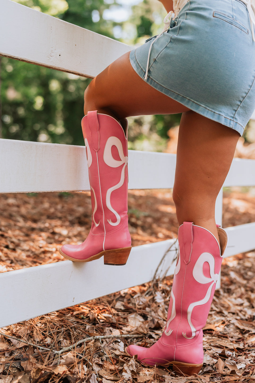 Blushing Bow Cowboy Boots (Pink)