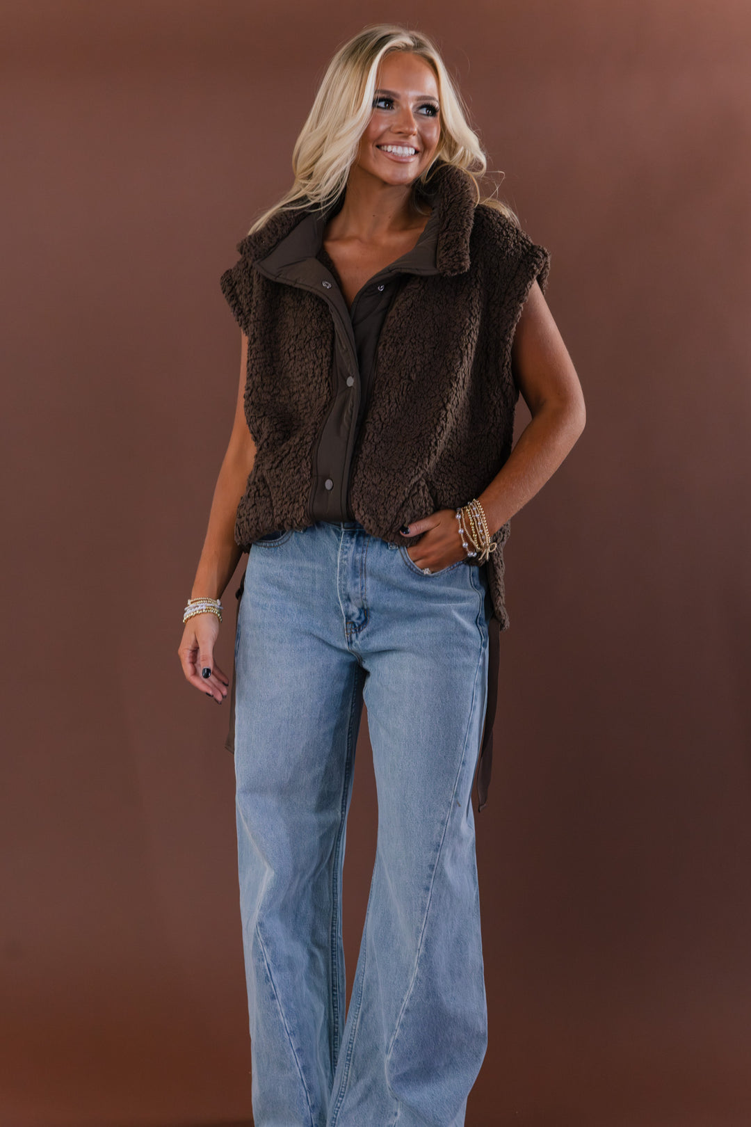 Cabin Fever Sherpa Vest (Mocha)