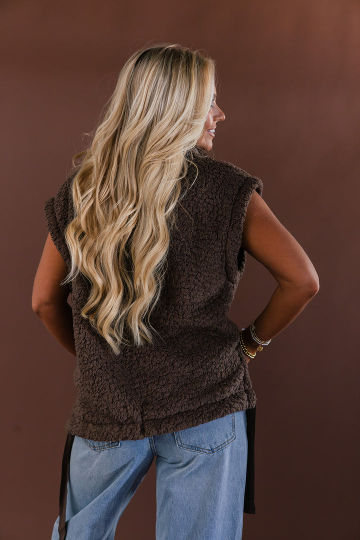 Cabin Fever Sherpa Vest (Mocha)