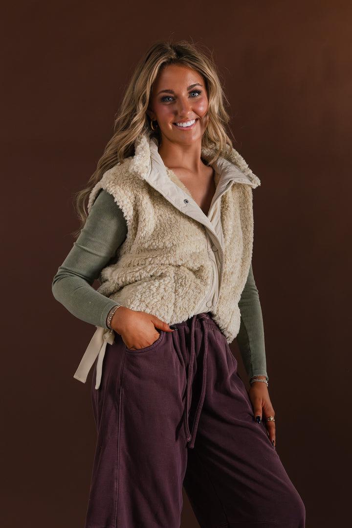 Cabin Fever Sherpa Vest (Fawn)