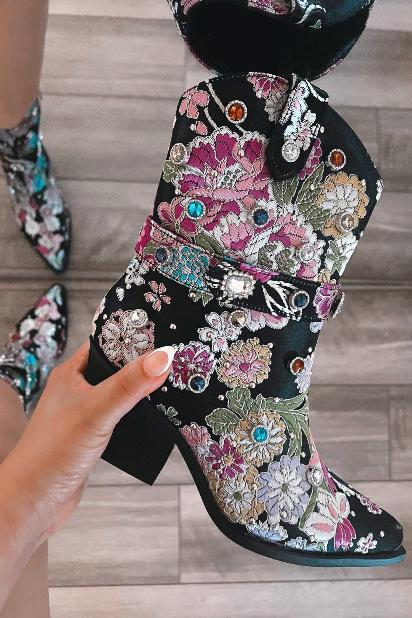 Floral Embroidered Cowboy Booties (Black)