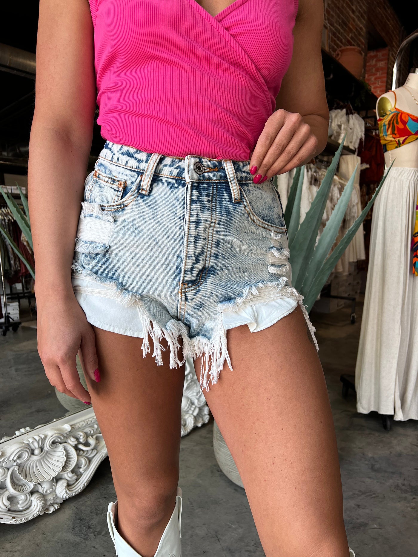 Tessa Distressed Shorts (Medium Wash)