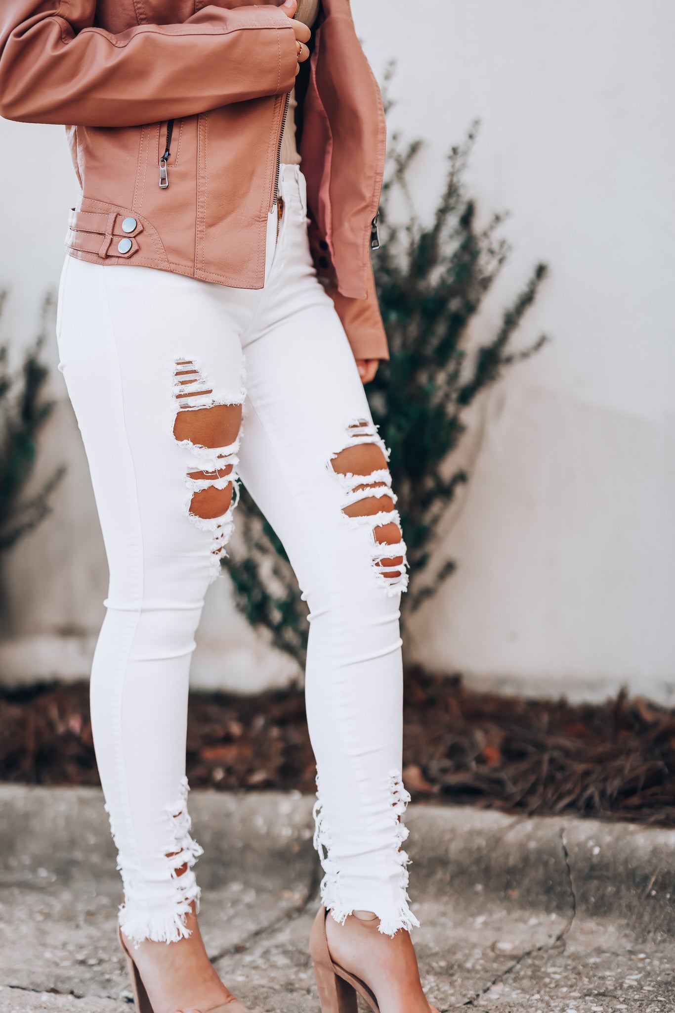 Mile High Distressed Skinny Jeans (White)