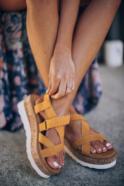 Sarah Platform Sandals (Honey)